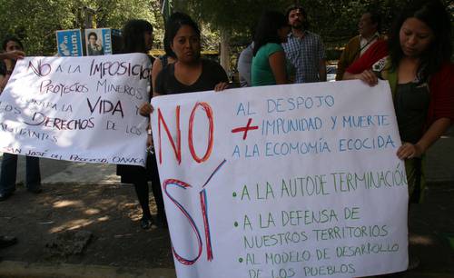 Tras asesinato de Bernardo Vásquez, organizaciones civiles protestan frente a Embajada canadiense