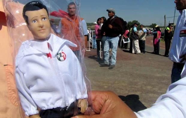 EPN es ahora, entre sus seguidores, el nuevo muñeco "Ken"