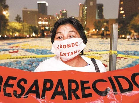 Madres de desaparecidos buscan en la Ciudad de México otro día de las madres con sus familiares presentes
