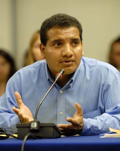 Vidulfo Rosales Sierra, defensor de derechos humanos de Tlachinollan, amenazado por su labor
