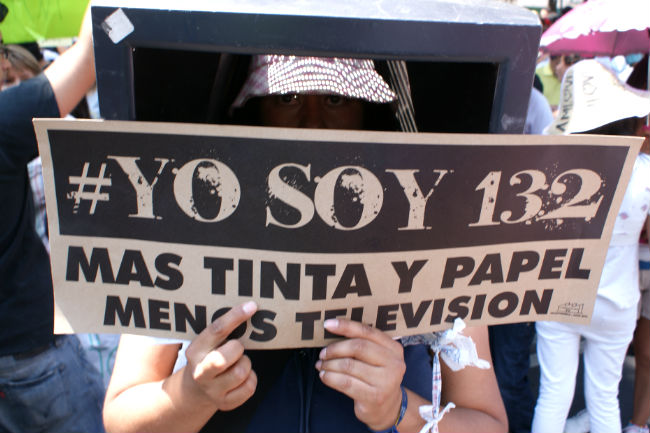 «¡México, sin PRI!», miles marchan con indignación poselectoral
