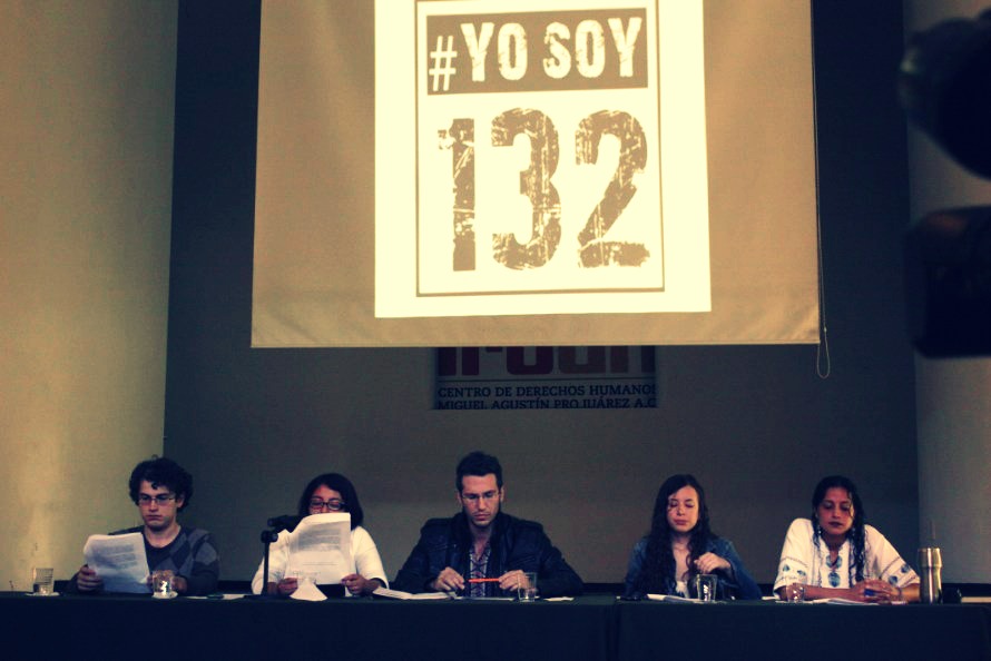 Aspecto conferencia de prensa #YoSoy132 en Centro Prodh / Foto: Itza Varela