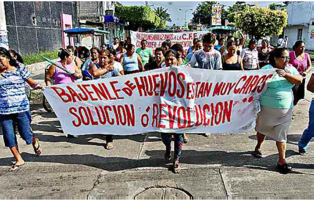 Manifestantes en Chiapas exigen tarifas eléctricas acordes a la realidad económica de ese estado/ Foto: Reforma