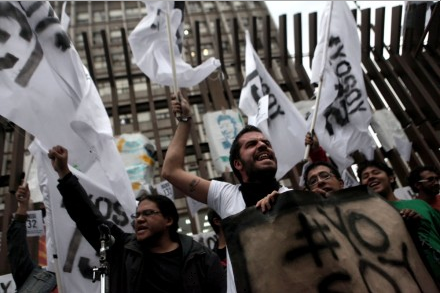 #YoSoy132 clama: “¡México, sin PRI!”
