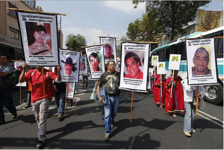 Familiares de personas desaparecidas marcharon de Gobernación al Zócalo | Foto: Carlos Ramos Mamahua