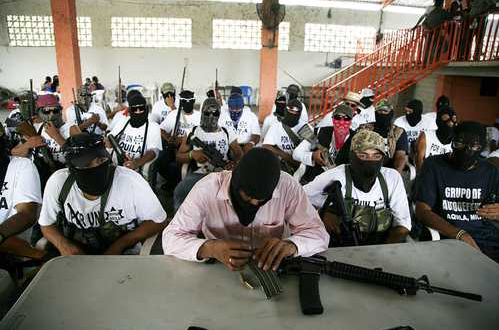 Integrantes de la guardia comunitaria de Aquila aseguraron ayer que se defienden de las extorsiones del crimen organizado/ Foto: La Jornada Michoacán
