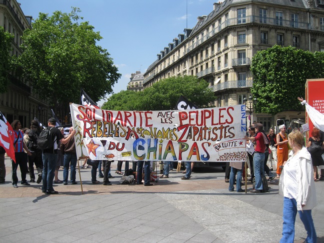 Solidaridad con el Movimiento Zapatista desde París | Foto:  Kaos en la Red