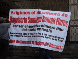 Manifestación afuera del palacio municipal de Acala | Foto retomada de Noticiero Agencia 3