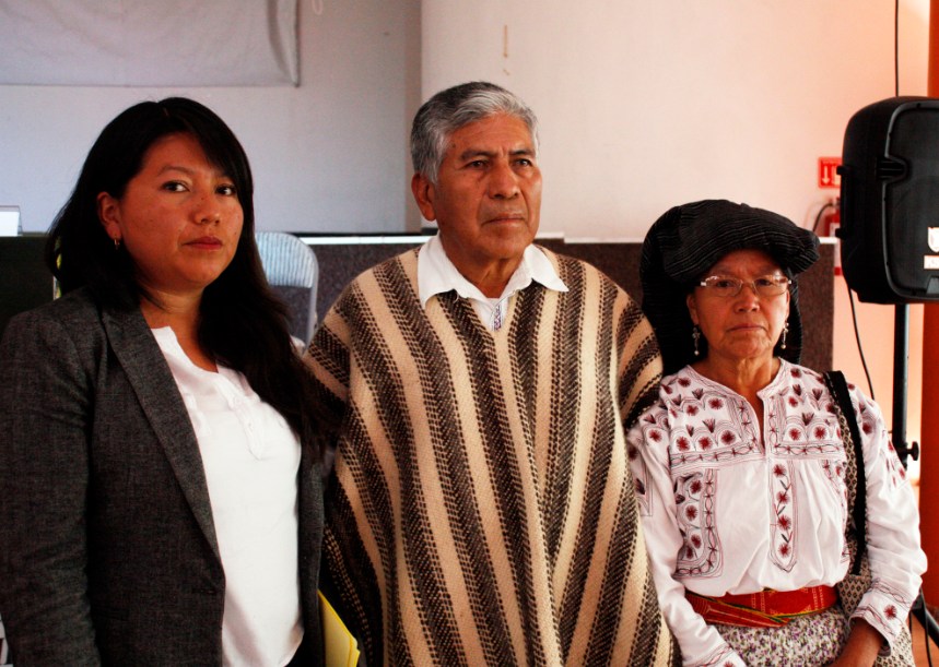 Idolina Gallardo, hermana de Damián Gallardo;  Gregorio Gallardo y Felicitas Martínez; padres del defensor | Foto: Alina Vallejo