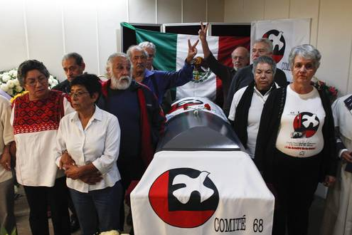 Integrantes del Comité 68, amigos y familiares de Raúl Álvarez Garín reconocieron en el funeral su ética, honestidad y liderazgoFoto Víctor Camacho