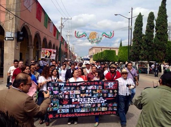 El gremio periodístico unido por #TodosSomosKarlaSilva no nos dejaremos intimidar #BastaDeImpunidad. Foto: Twitter.