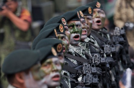 Militares durante un desfile el 16 de septiembre pasado. 
Foto: Miguel Dimayuga