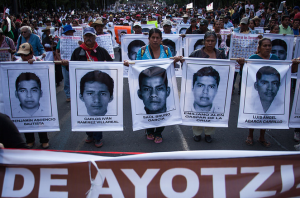 México y el mundo exige justicia por la desaparición de los normalistas | Foto: César Martínez