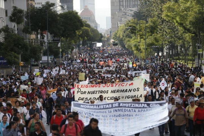 La movilización por Ayotzinapa | Foto: Carlos Ramos Mamahua/La Jornada