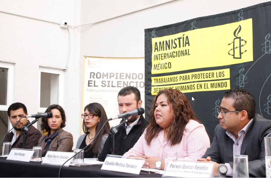 Claudia Medina, en la conferencia de prensa en Amnistía Internacional