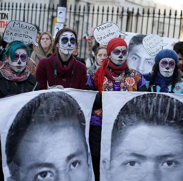 Justicia en caso Ayotzinapa, exigen manifestantes a EPN en Inglaterra