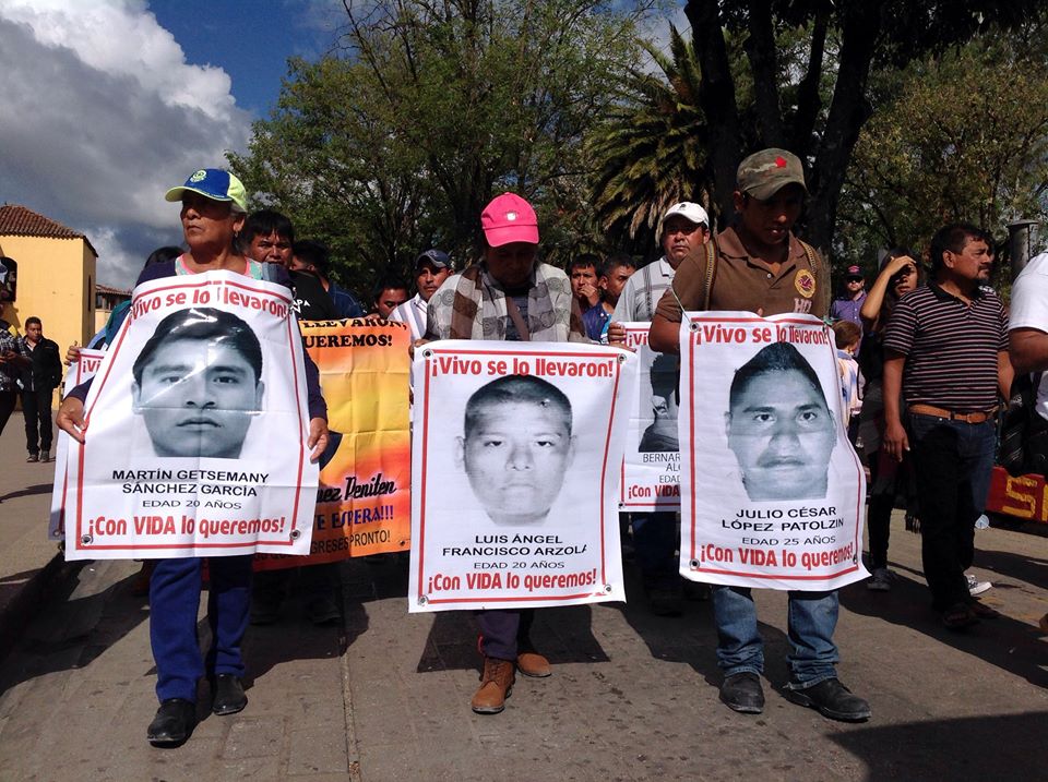 Arrancan caravanas de Ayotzinapa