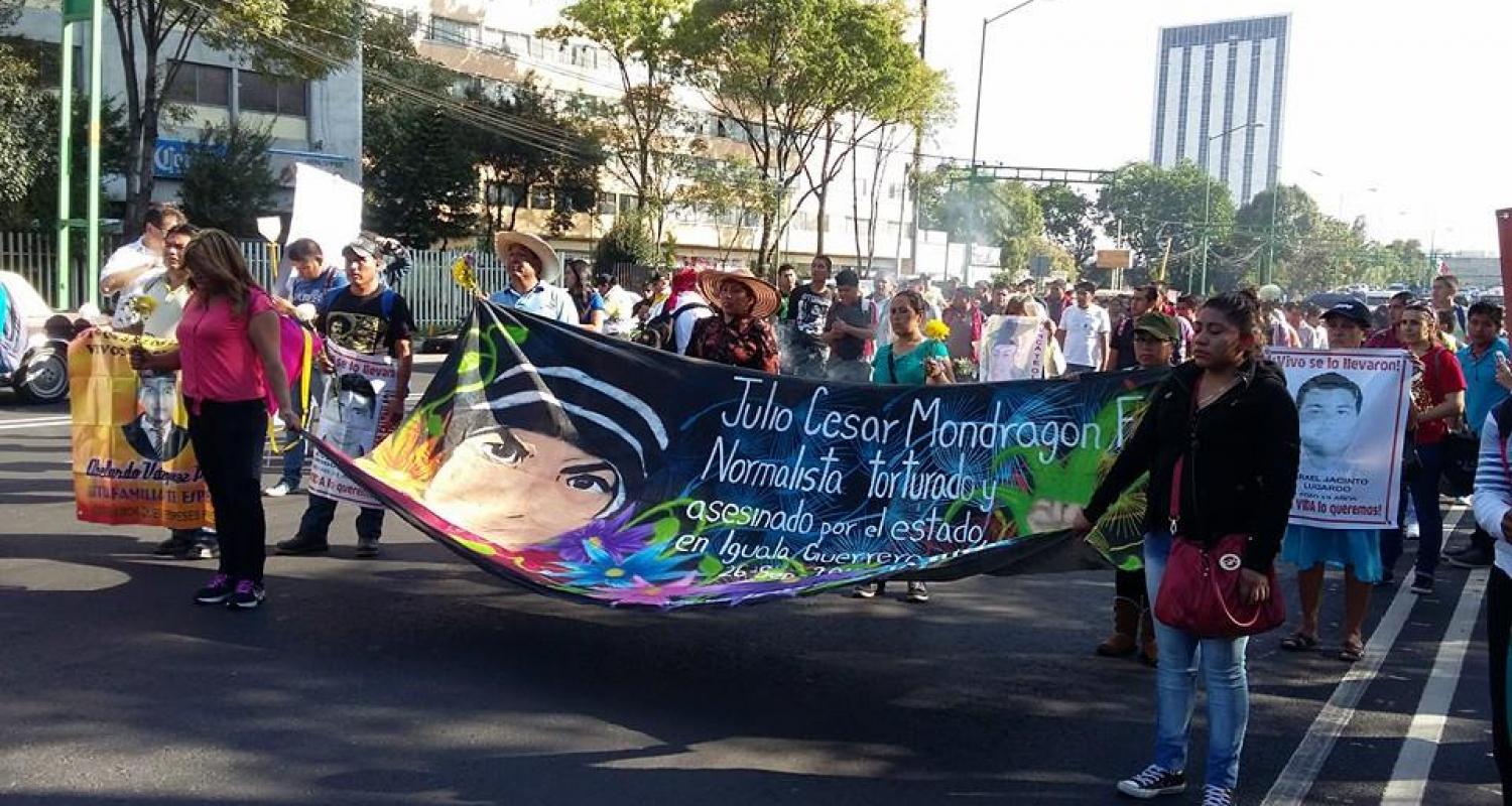 Protesta a más de un año del asesinato del normalista Julio César Mondragón