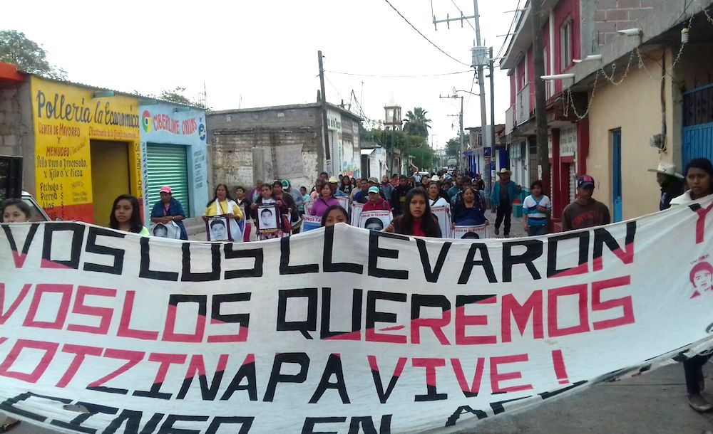 Resguarda la Ronda Comunitaria de Amilcingo, Morelos, a los padres de Ayotzinapa