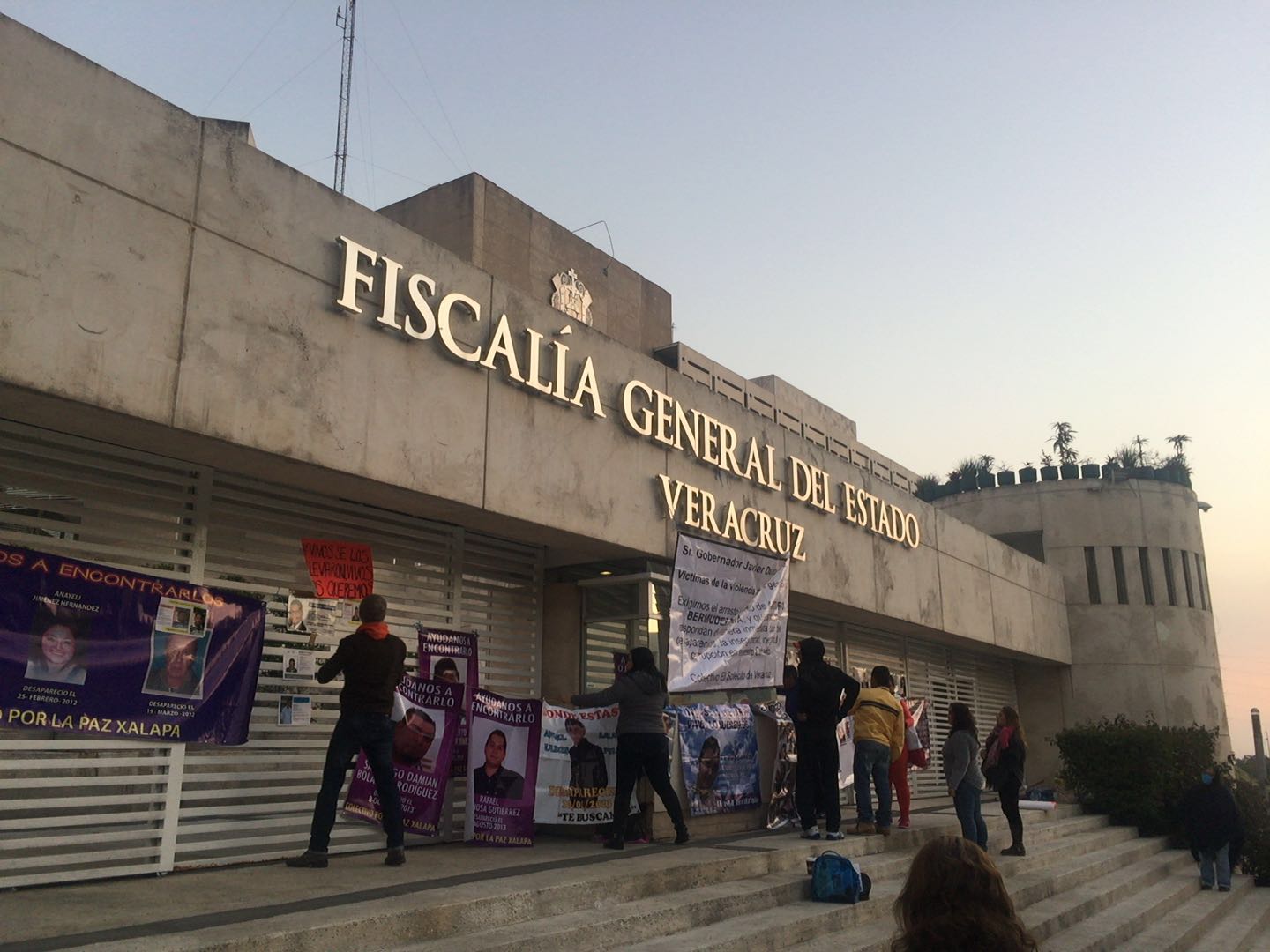 Familiares de personas desaparecidas toman la fiscalía de Veracruz