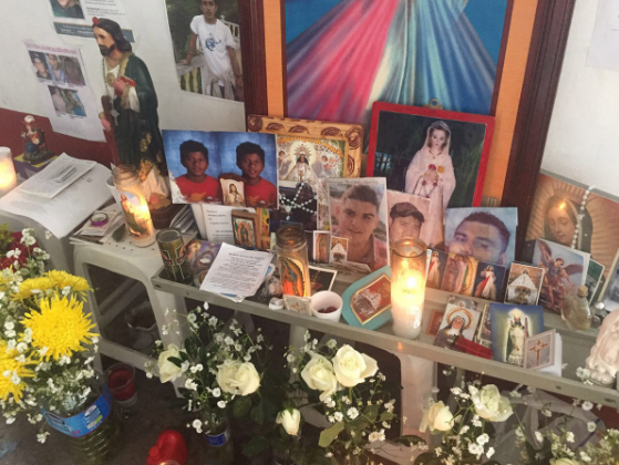 Altar a los jóvenes de Tierra Blanca, desaparecidos y asesinados por la policía y el crimen organizado