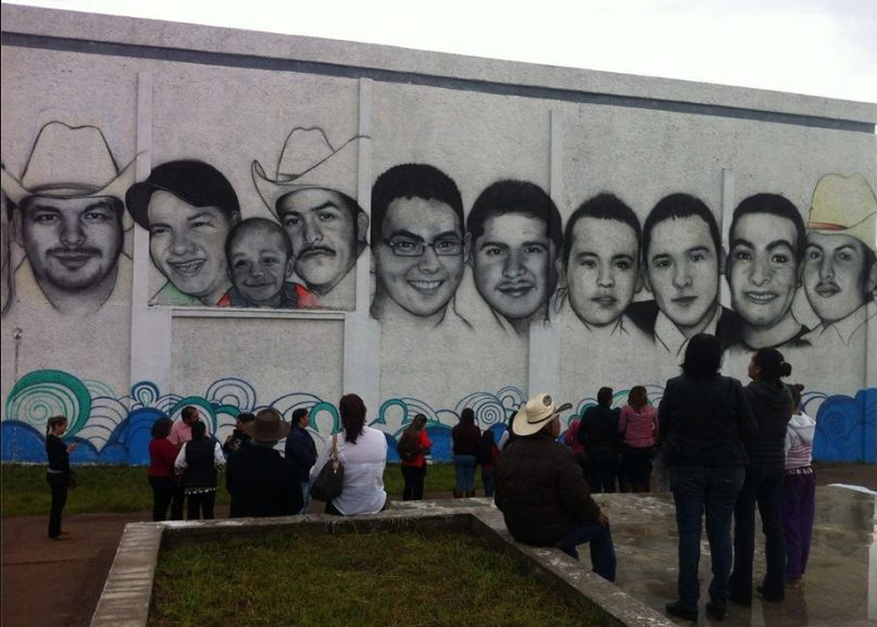 Pintan mural para recordar a las víctimas de la masacre de Creel