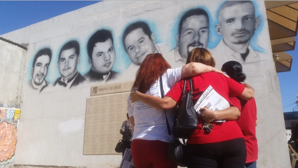 Con mural, exigen en BC que cesen desapariciones