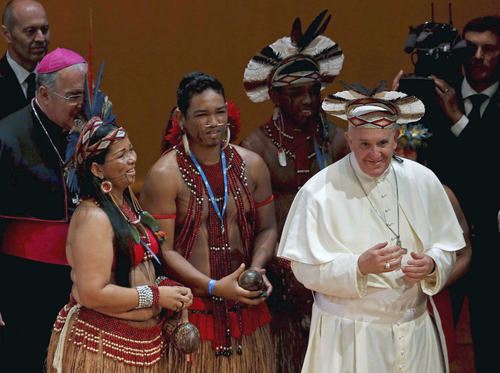 «Debe prevalecer el derecho al consentimiento de los pueblos indígenas afectados por actividades que interfieran en su relación ancestral con la tierra”: Papa Francisco