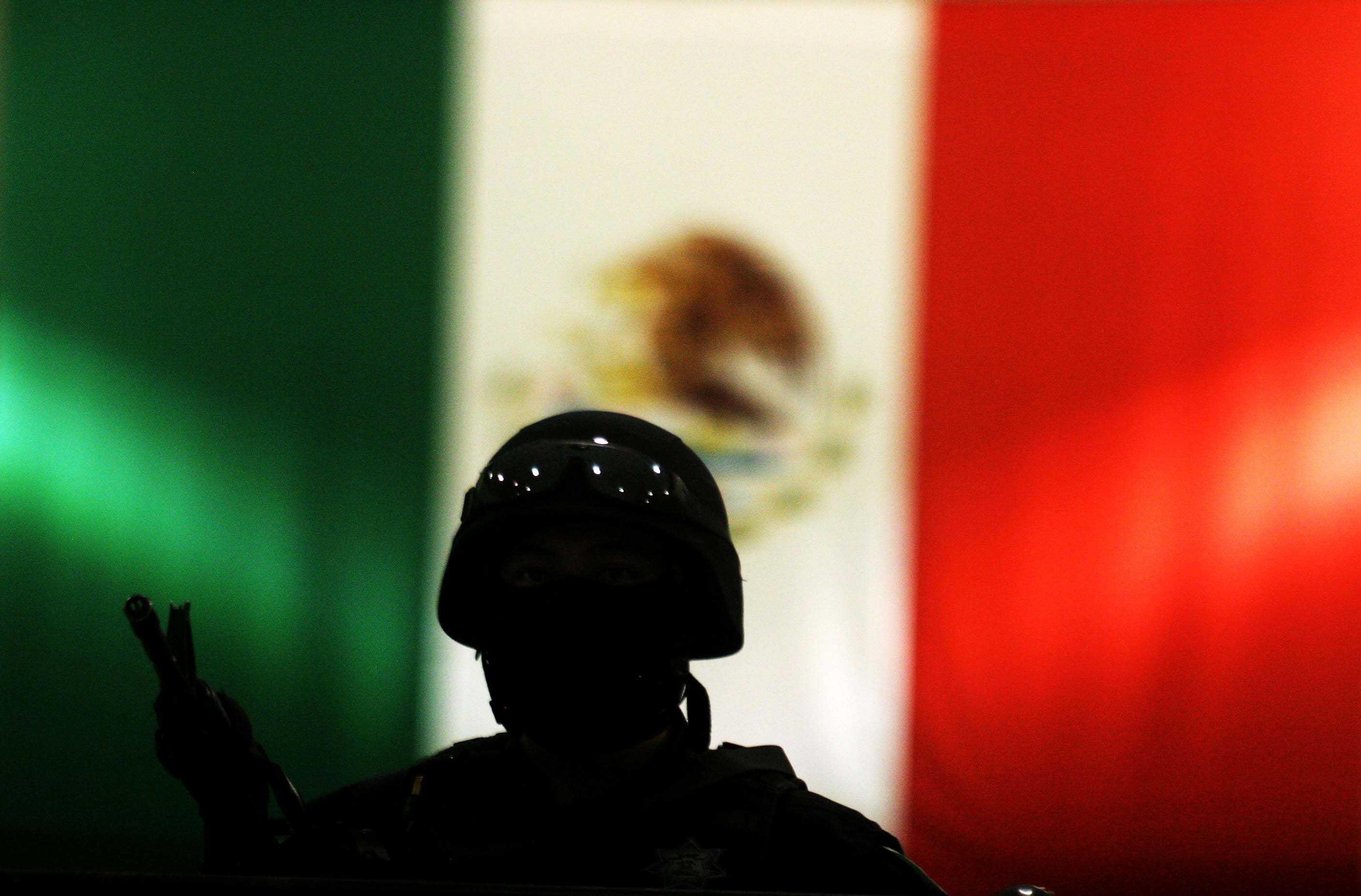 MEXICO, Ciudad de México, 12AGOSTO10. En el centro de mando de la Policía Federal fueron presentados 12 personas detenidas en dos operativos distintos en la República Mexicana. Foto: Jesús Villaseca P/Latitudes Press.