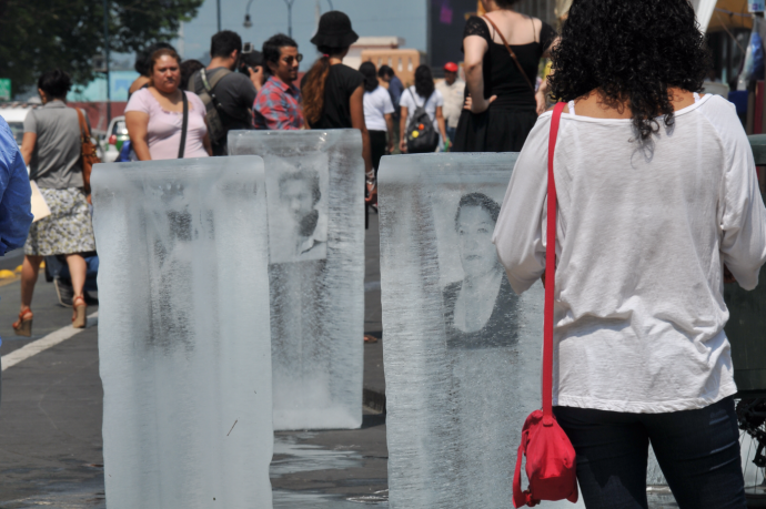 ‘Dejemos de sepultarnos entre compañeros porque nos queremos vivos’: reporteros en 5 aniversario del asesinato de Regina Martínez