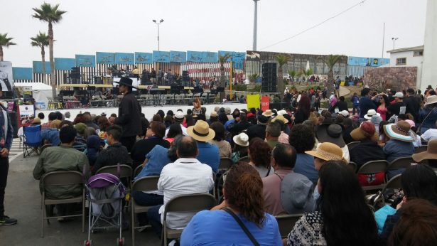 Realizan en Tijuana iniciativa «Derriben ese Muro» con concierto de la Sinfónica de Dresde