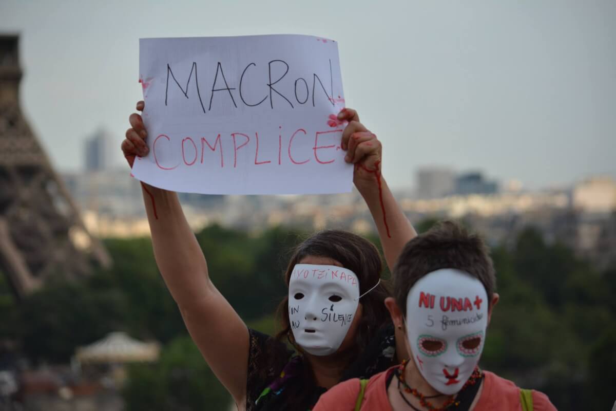 Manifestantes repudian invitación a visita de Peña Nieto en París