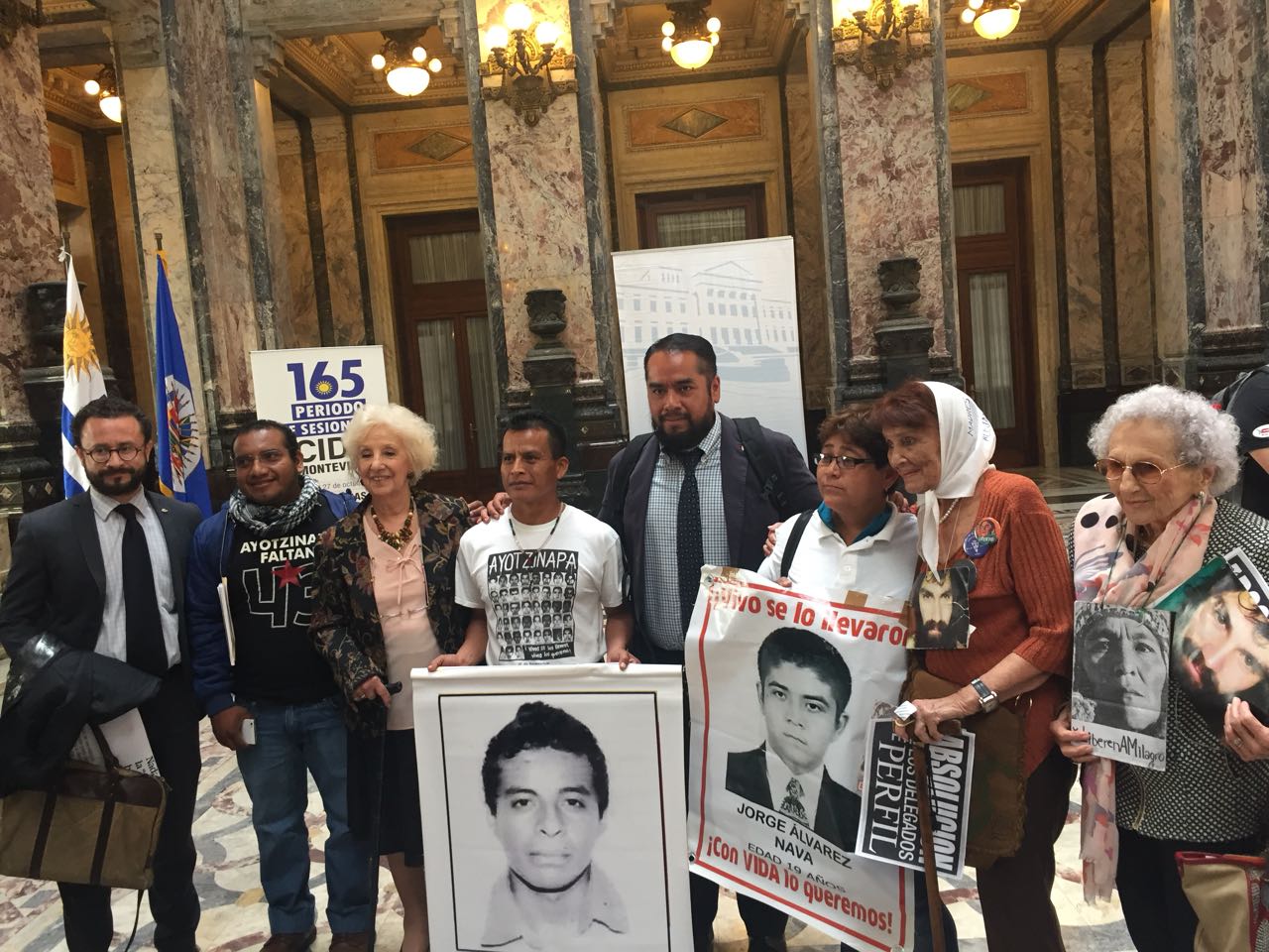 Ante la CIDH, denuncian familias de Ayotzinapa trabas a la investigación