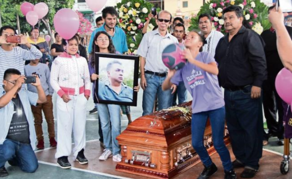 Despiden a Diana, niña asesinada en Chilapa