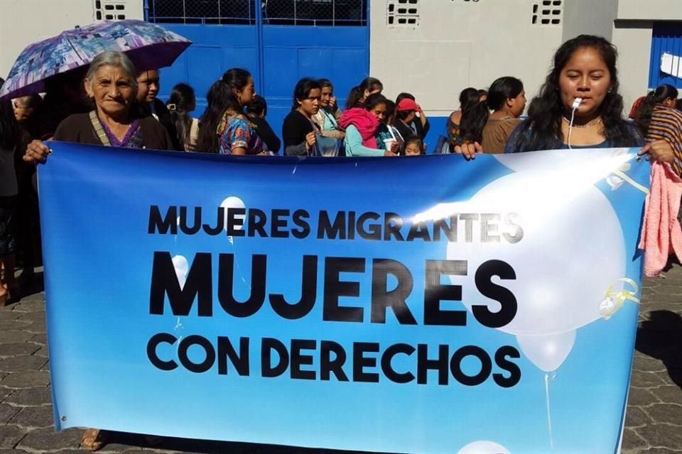 IMAGEN DEL DÍA | Reclaman asilo mujeres migrantes