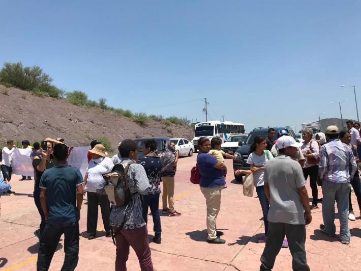 IMAGEN DEL DÍA | Cierran carreteras en Guaymas, Sonora, por desaparición de jóvenes