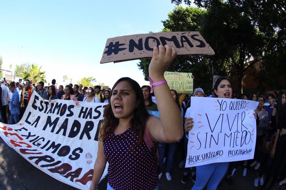 IMAGEN DEL DÍA | Miles de estudiantes se manifiestan en Jalisco contra la violencia