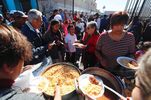 FRASE DEL DÍA | «Lo que pasó el domingo fue la necesidad y el hambre que traemos»:  Desplazados centroamericanos