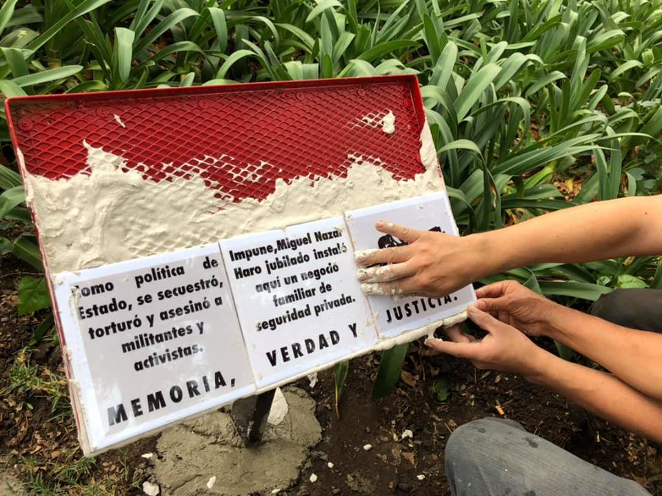 IMAGEN DEL DÍA | Colocan placa en sitio de tortura durante «Guerra sucia»