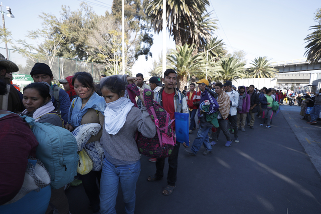 IMAGEN DEL DÍA | Migrantes abandonan CDMX y llegan a Querétaro