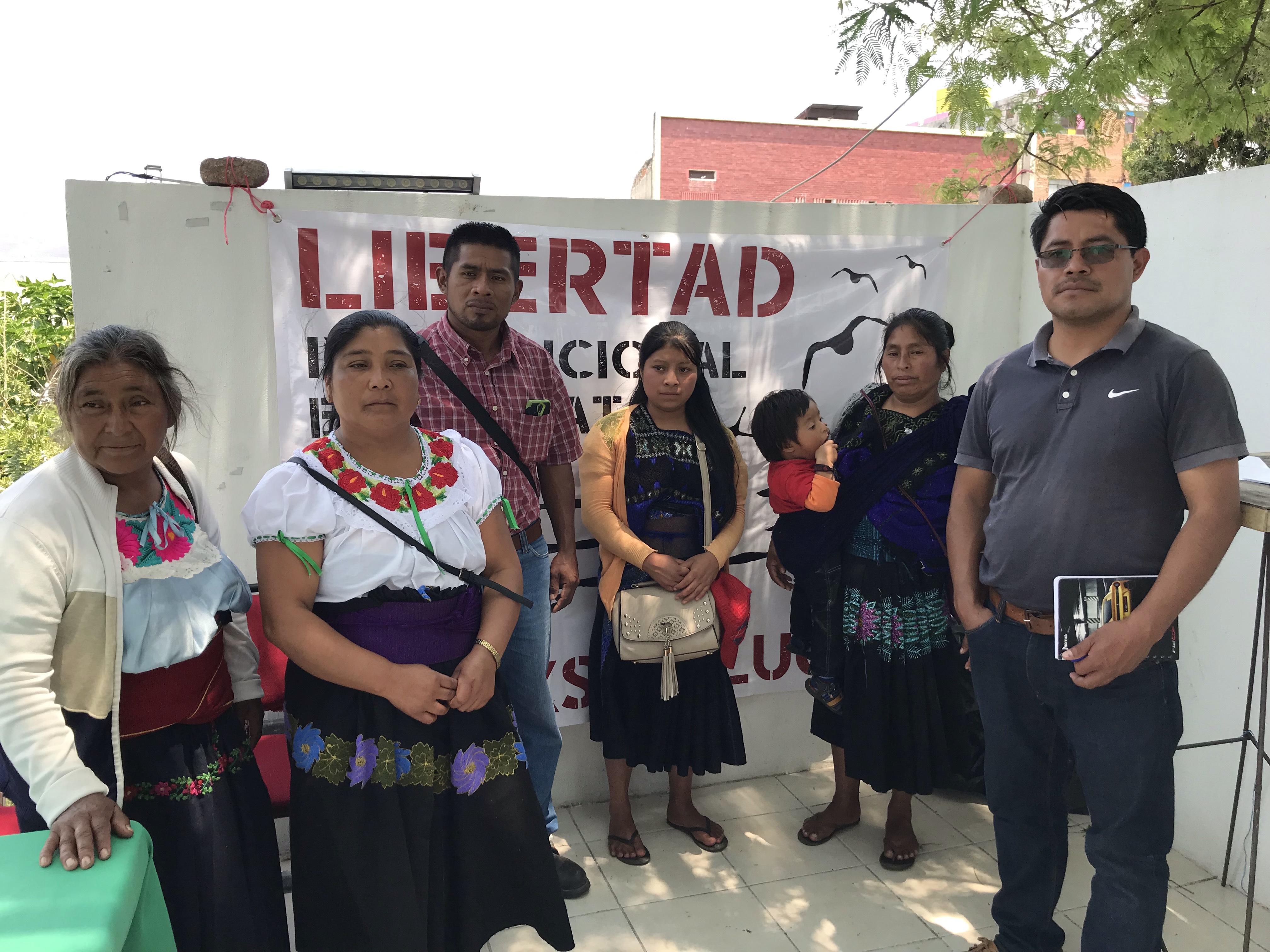FRASE DEL DÍA | «Al gobierno les es igual si viven o mueren nuestros familiares»: hermana de preso en huelga de hambre en Chiapas