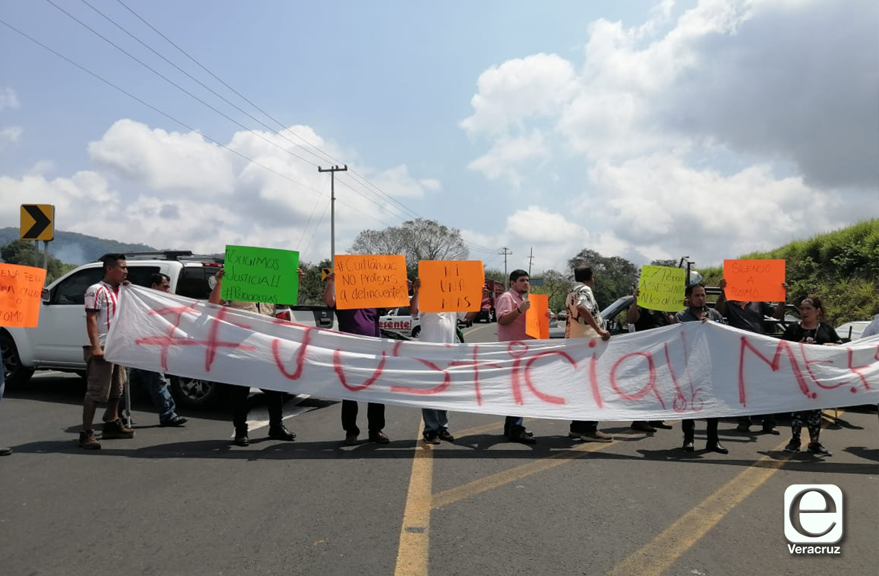 IMAGEN DEL DÍA | Periodistas toman autopista por justicia para Elena Ferral