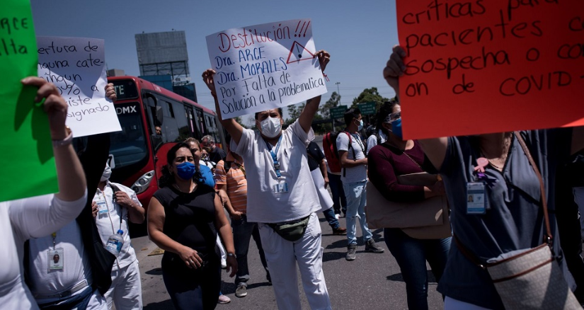 IMAGEN DEL DÍA | Trabajadores de Hospital La Raza protestan por falta de equipo ante COVID-19