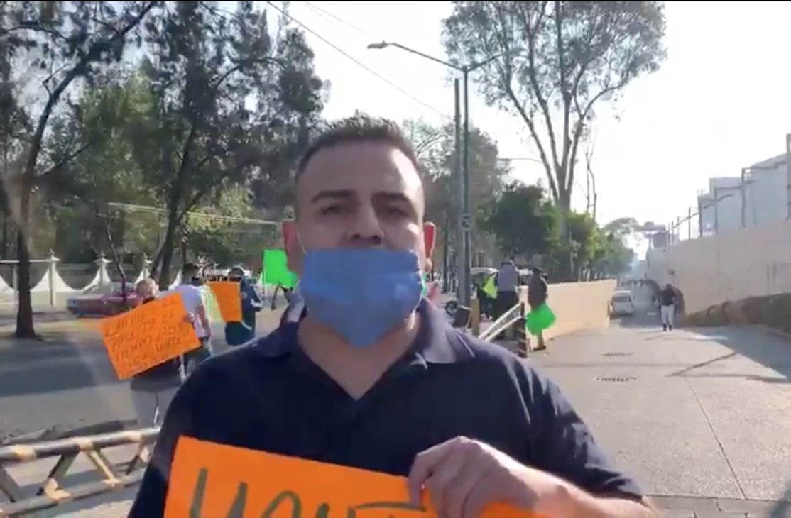 IMAGEN DEL DÍA | Camilleros de Unidad Covid de Citibanamex protestan por despidos