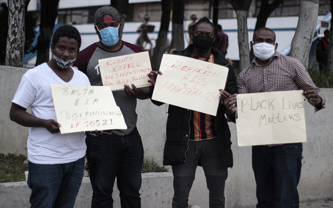 IMAGEN DEL DÍA | Denuncian racismo en detención de haitianos
