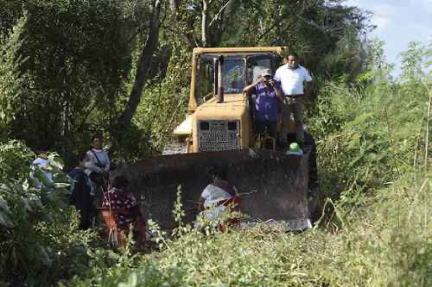 IMAGEN DEL DÍA | Campesinos de Yucatán impiden desmonte en el tramo Calkiní-Izamal