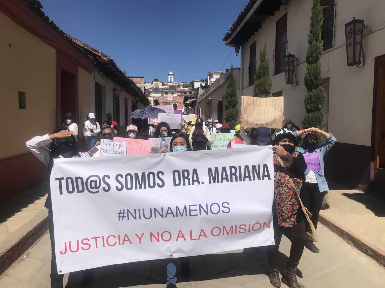 IMAGEN DEL DÍA | #JusticiaparaMariana exigen sus compañeros en Chiapas