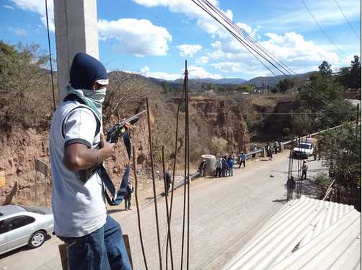 Guerrero cede el control de retenes a policías y militares