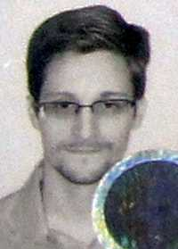 Edward Snowden, ex contratista de la NSA. La imagen pertenece al certificado de asilo temporal que le dio el gobierno ruso/Foto: Reuters