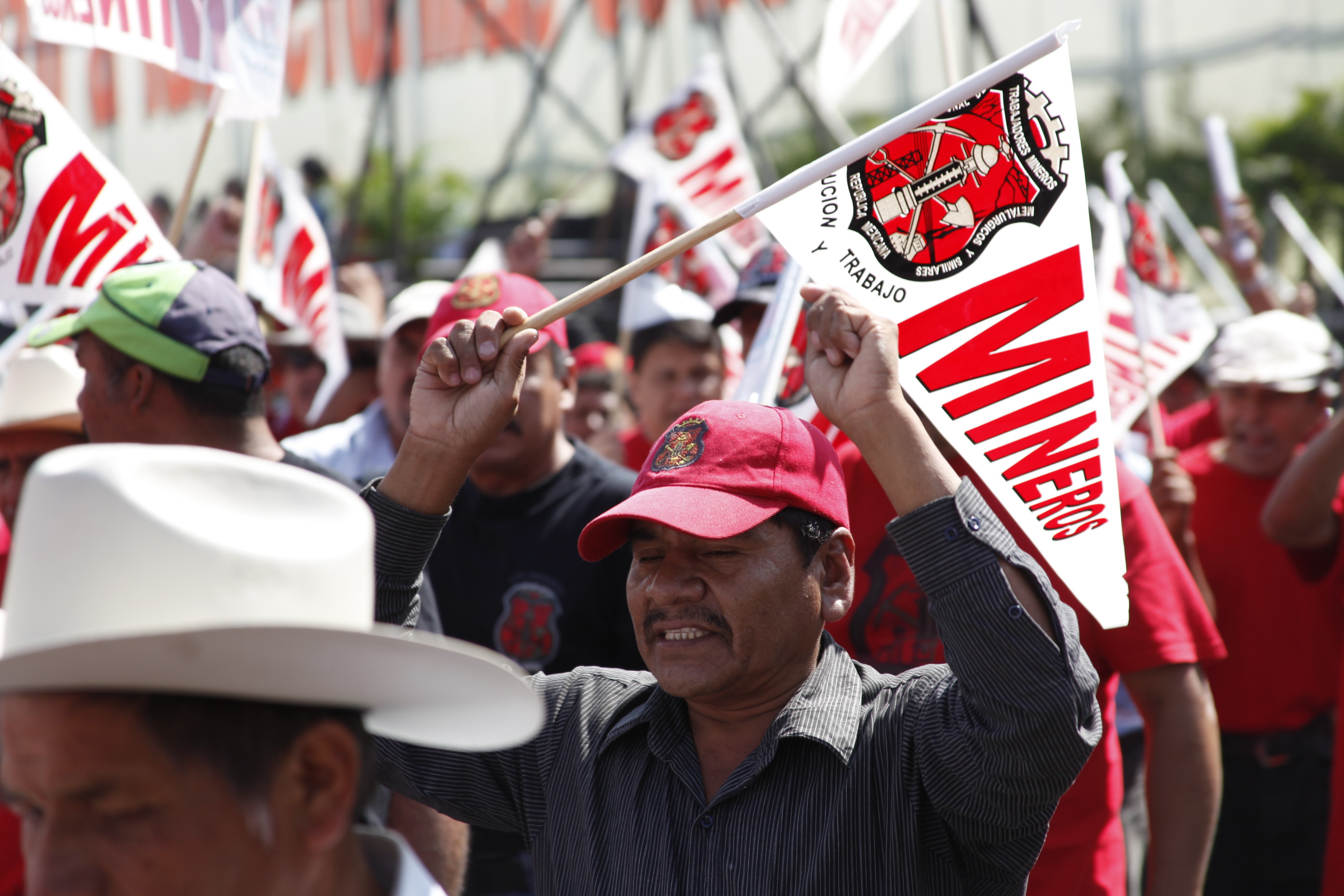 Trabajadores mineros marchan 1 de mayo